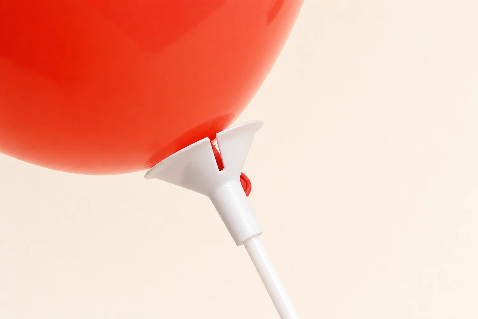 Balloon Sticks & Cups – Pack of 100 close-up product detail