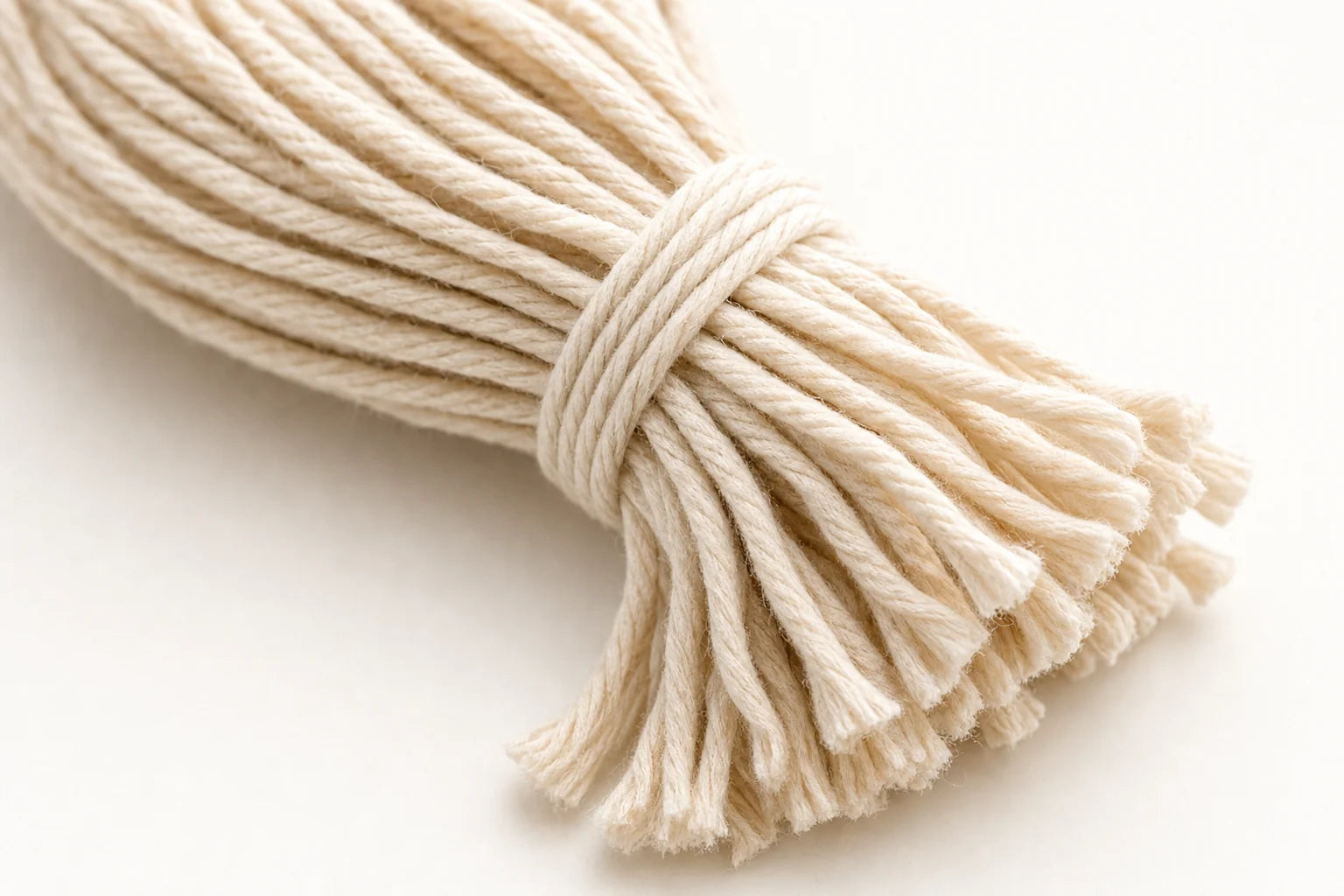 Pre-Cut 4' Cotton Balloon Strings – 144 Count close-up product detail