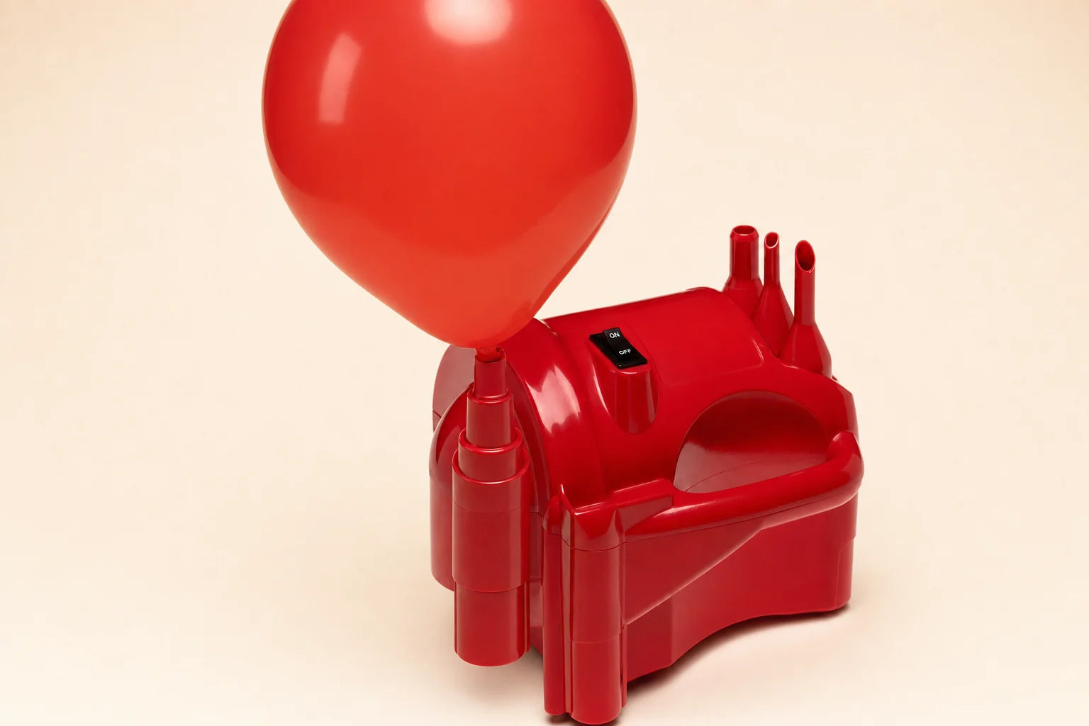 PRO Electric Cool Air Balloon Inflator-Red shown in balloon setup use case